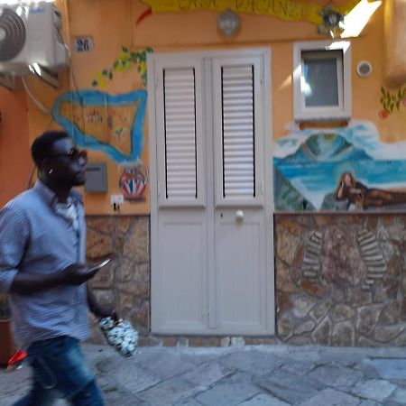 Casa Vacanza Mercato Ballaro' Palermo Eksteriør bilde